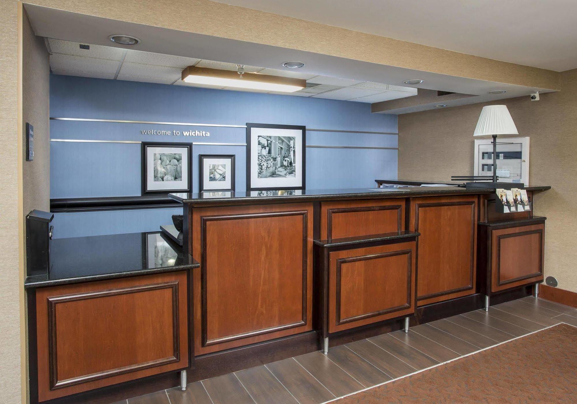 Hampton Inn Wichita-East Eksteriør billede